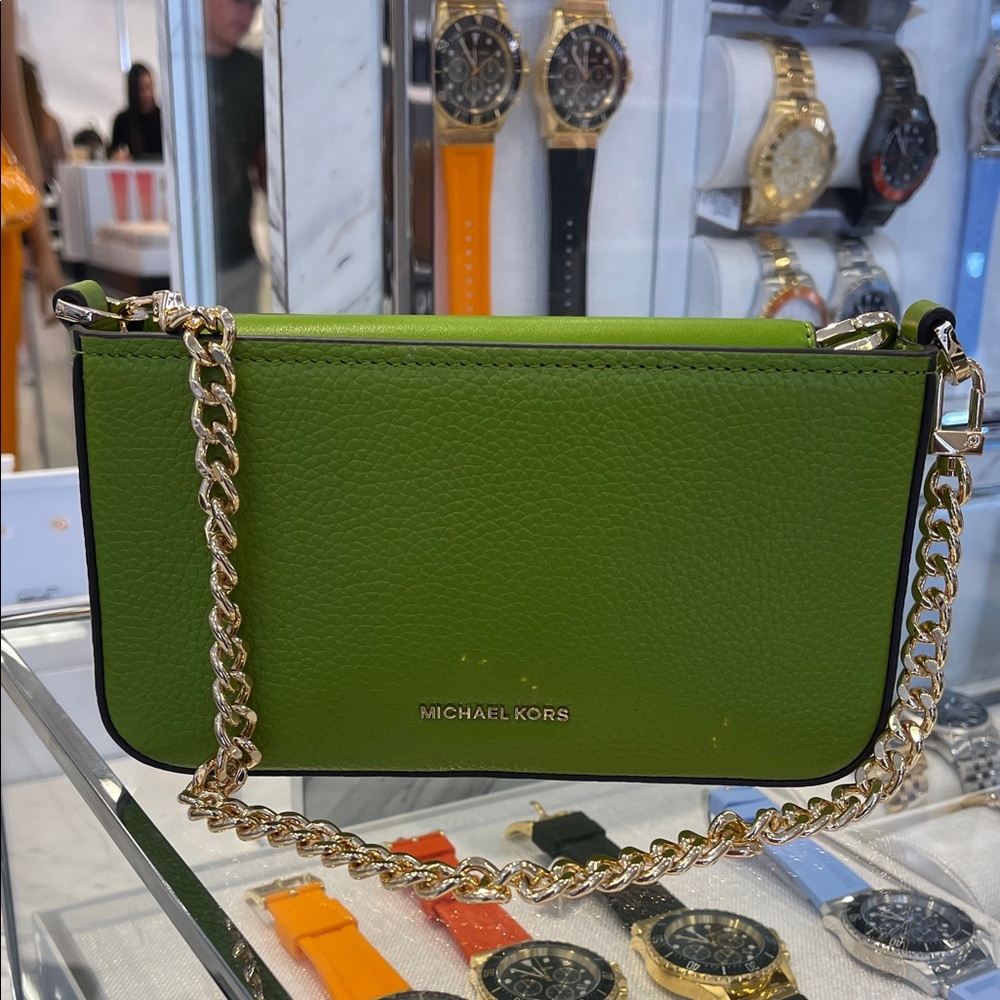 MICHAEL KORS Bryant Sm Pebbled Leather Convertible XBody Pochette
Meadow Green